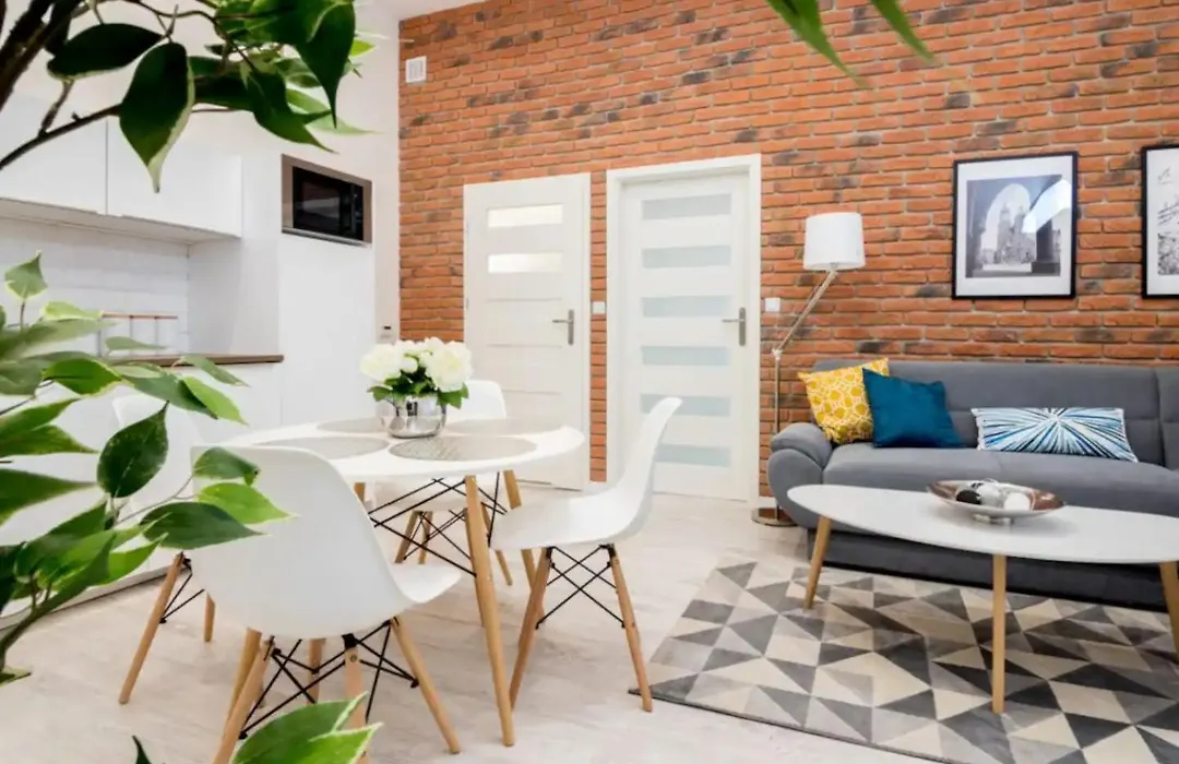Golden Hour Stay-1Br For 4-Near Train Station-1