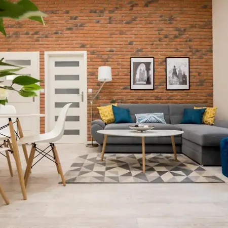 Golden Hour Stay-1Br For 4-Near Train Station-2