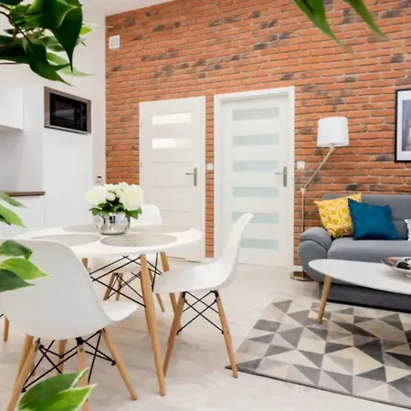 Golden Hour Stay-1Br For 4-Near Train Station-3